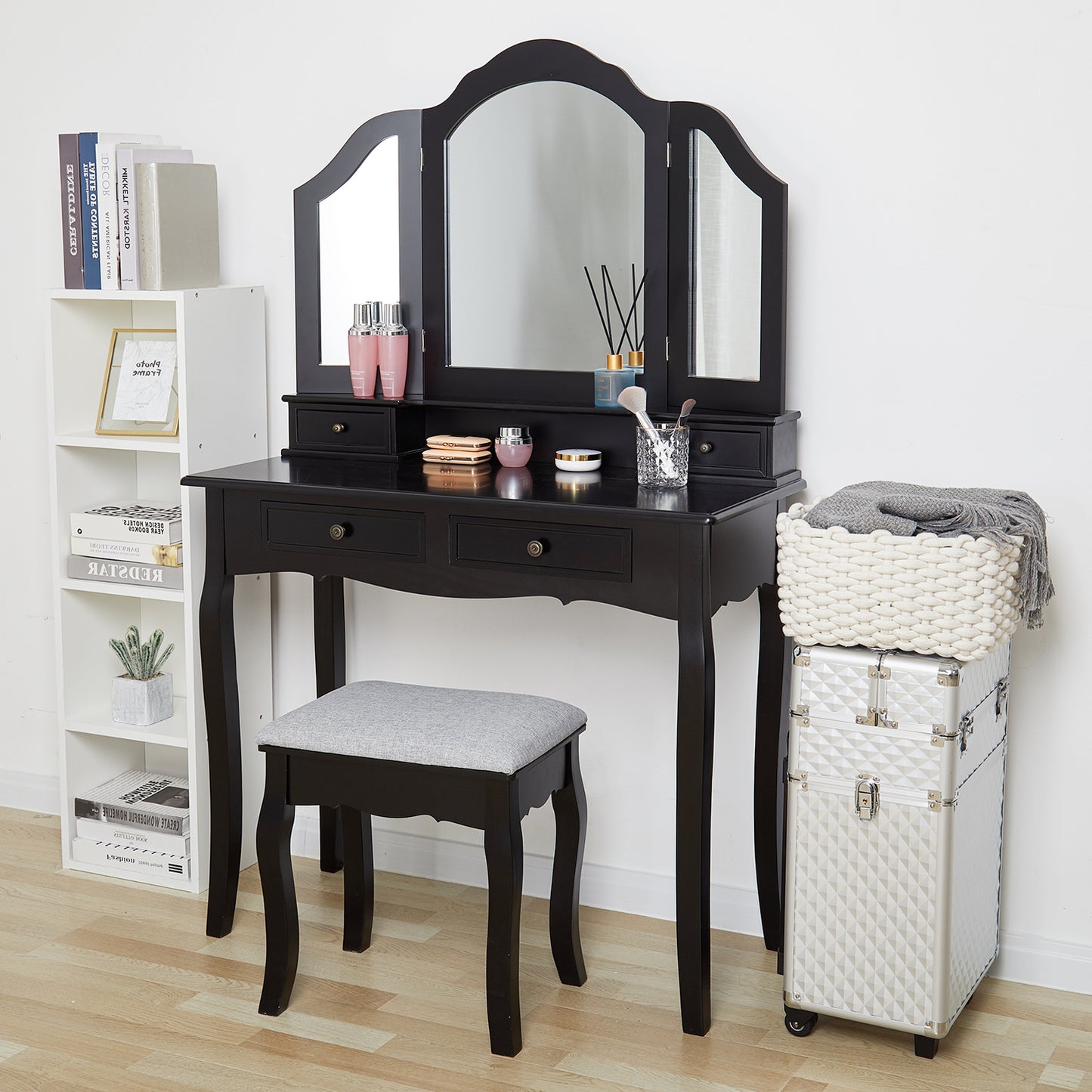 Classic Dressing Table, Black/White Color, Providing a Large Mirror, Drawers and Printed Stool